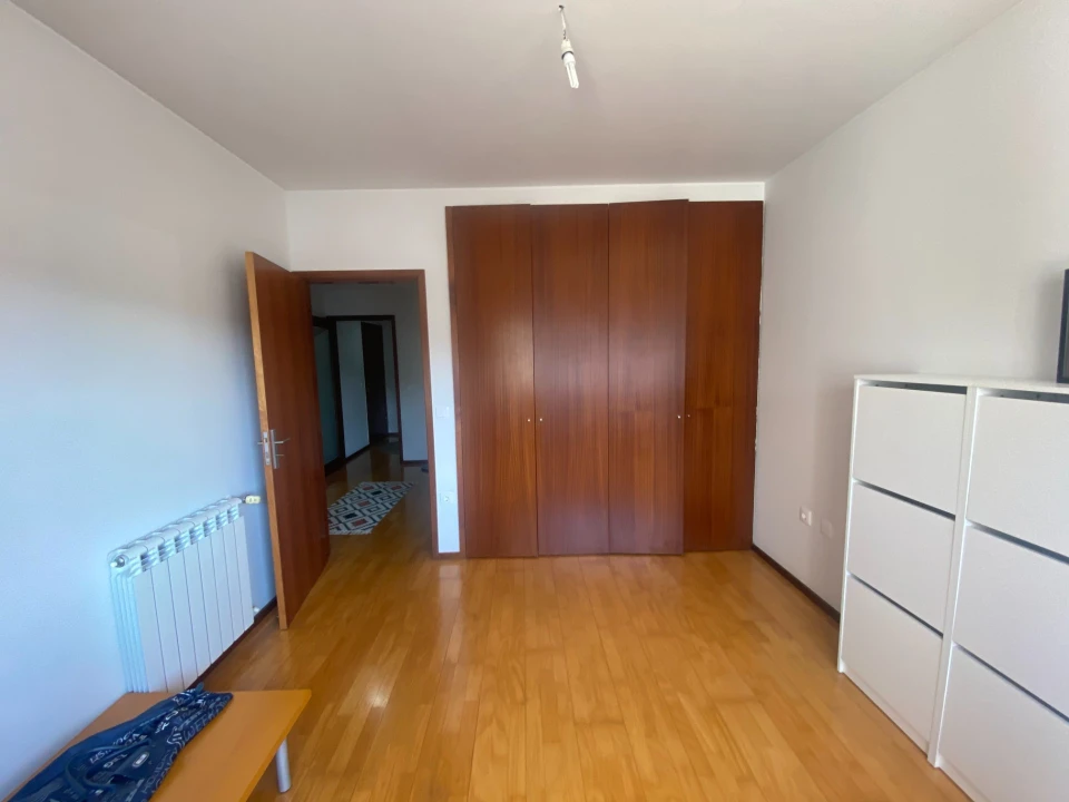 Apartamento T2 para Arrendamento em Azurem Foto 13