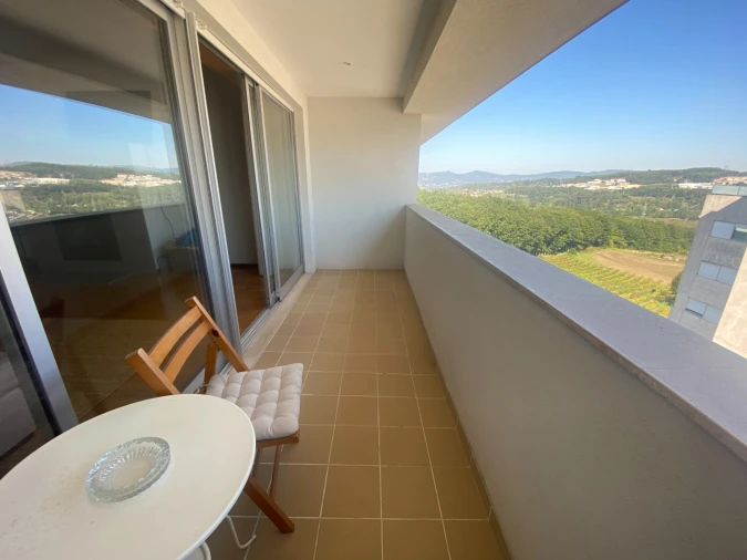 Apartamento T2 para Arrendamento em Azurem Foto 5