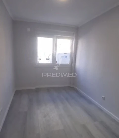Apartamento T2 para Venda em Benfica