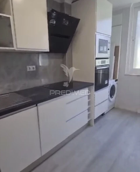 Apartamento T2 para Venda em Benfica