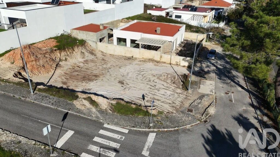 Moradia T3 para Venda em Rio Maior Foto 2