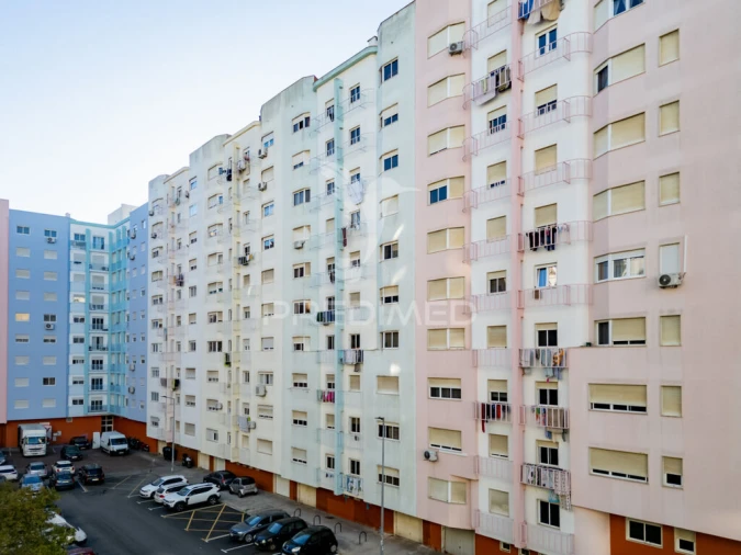 Apartamento T2 para Venda em Corroios Foto 16