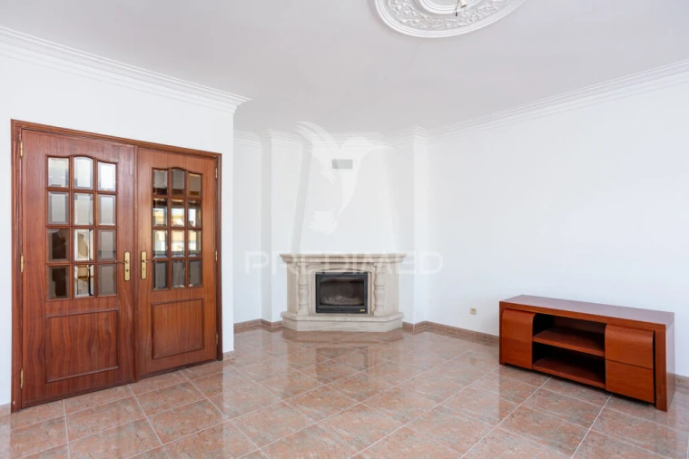 Apartamento T2 para Venda em Corroios Foto 5