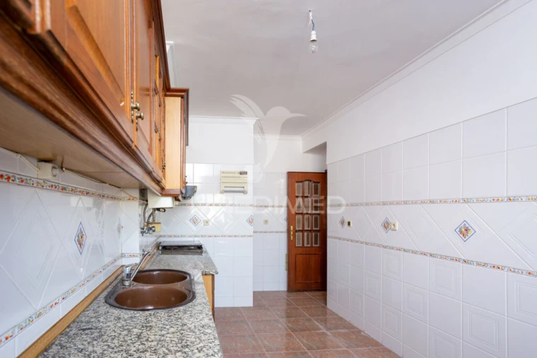 Apartamento T2 para Venda em Corroios Foto 3