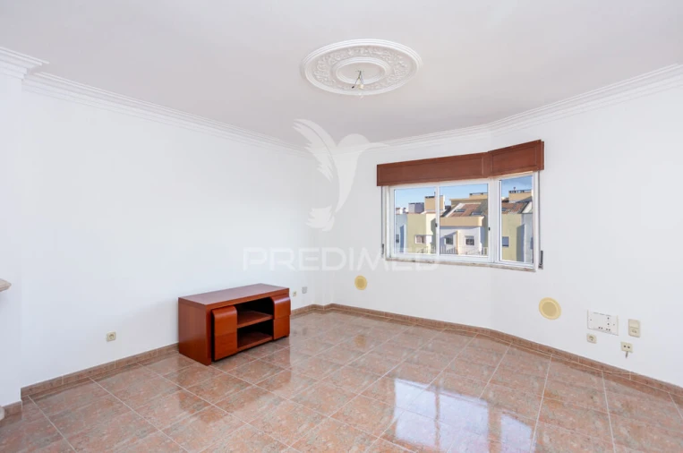 Apartamento T2 para Venda em Corroios Foto 4