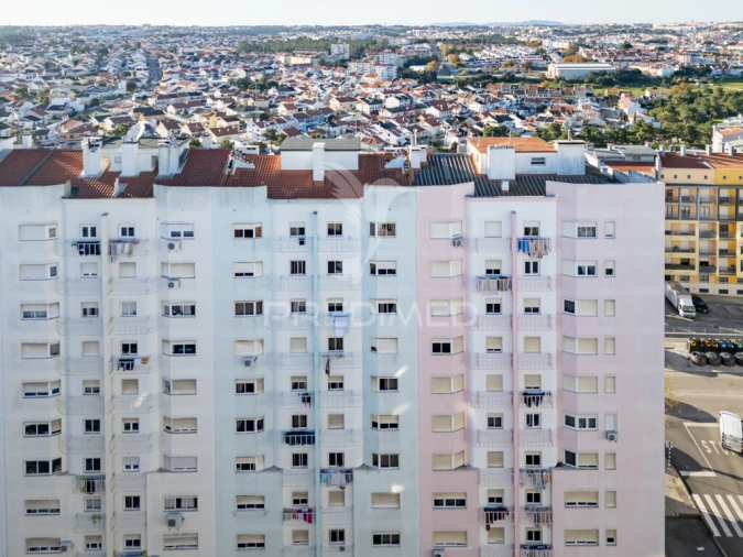 Apartamento T2 para Venda em Corroios Foto 19