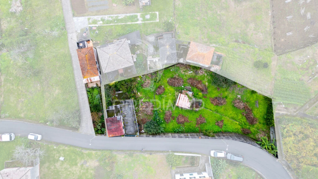 Moradia T2 para Venda em Ponta Delgada Foto 1