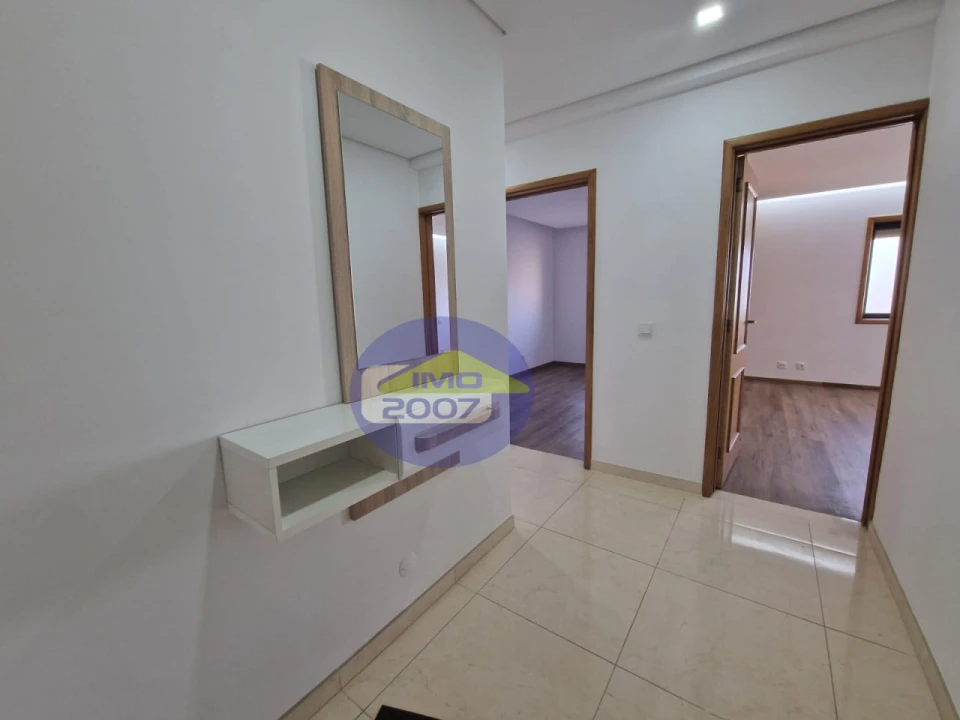 Apartamento T2 para Venda em Canedo, Vale e Vila Maior Foto 2