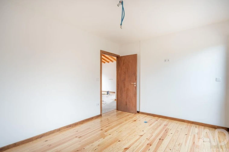 Negócio para Venda em Serzedelo Foto 12