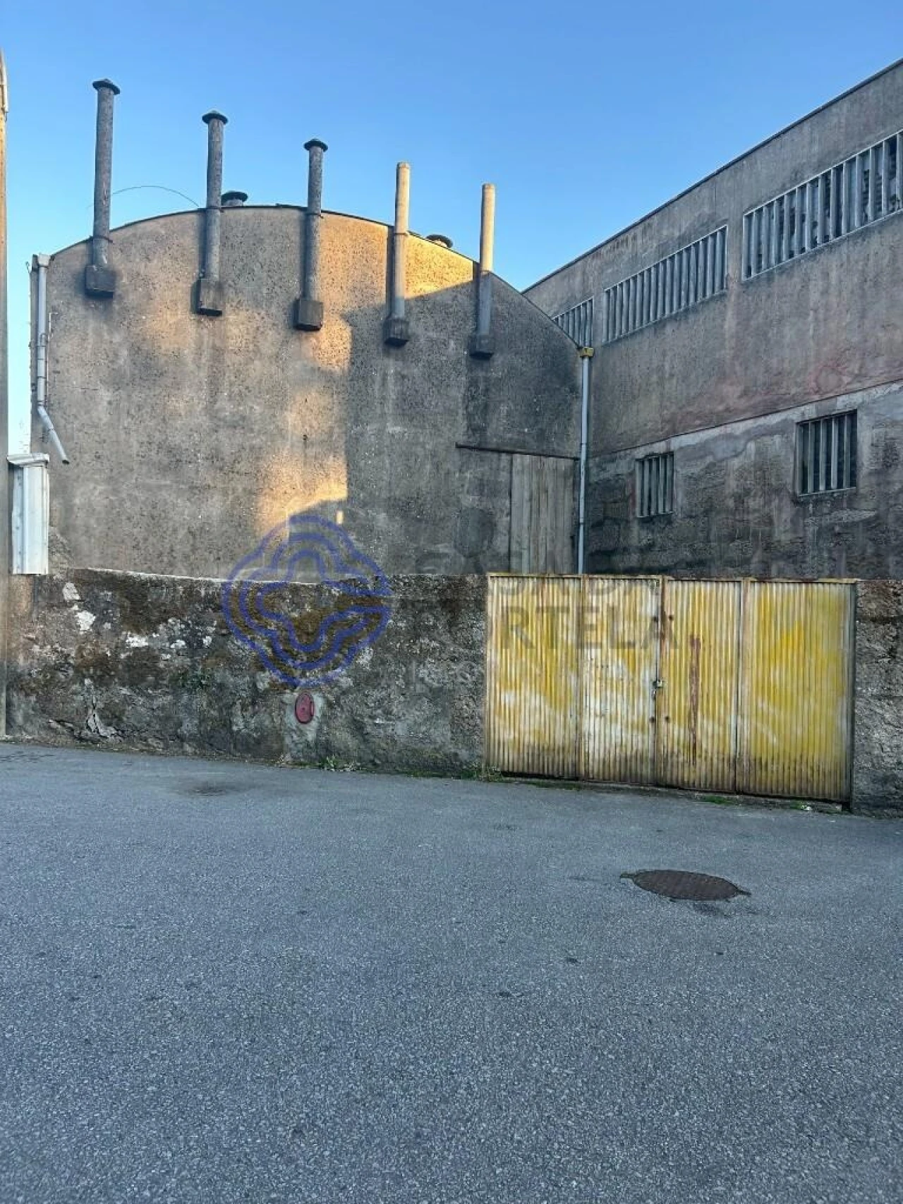 Armazém para Venda em Milheiros Foto 15