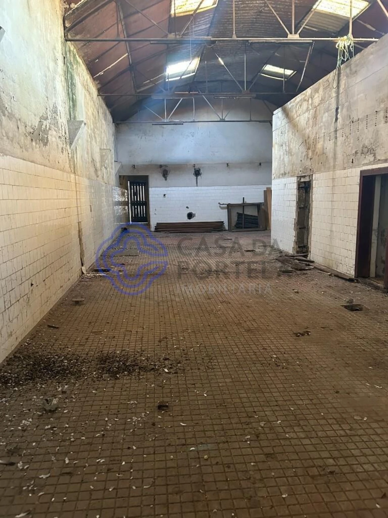 Armazém para Venda em Milheiros Foto 9