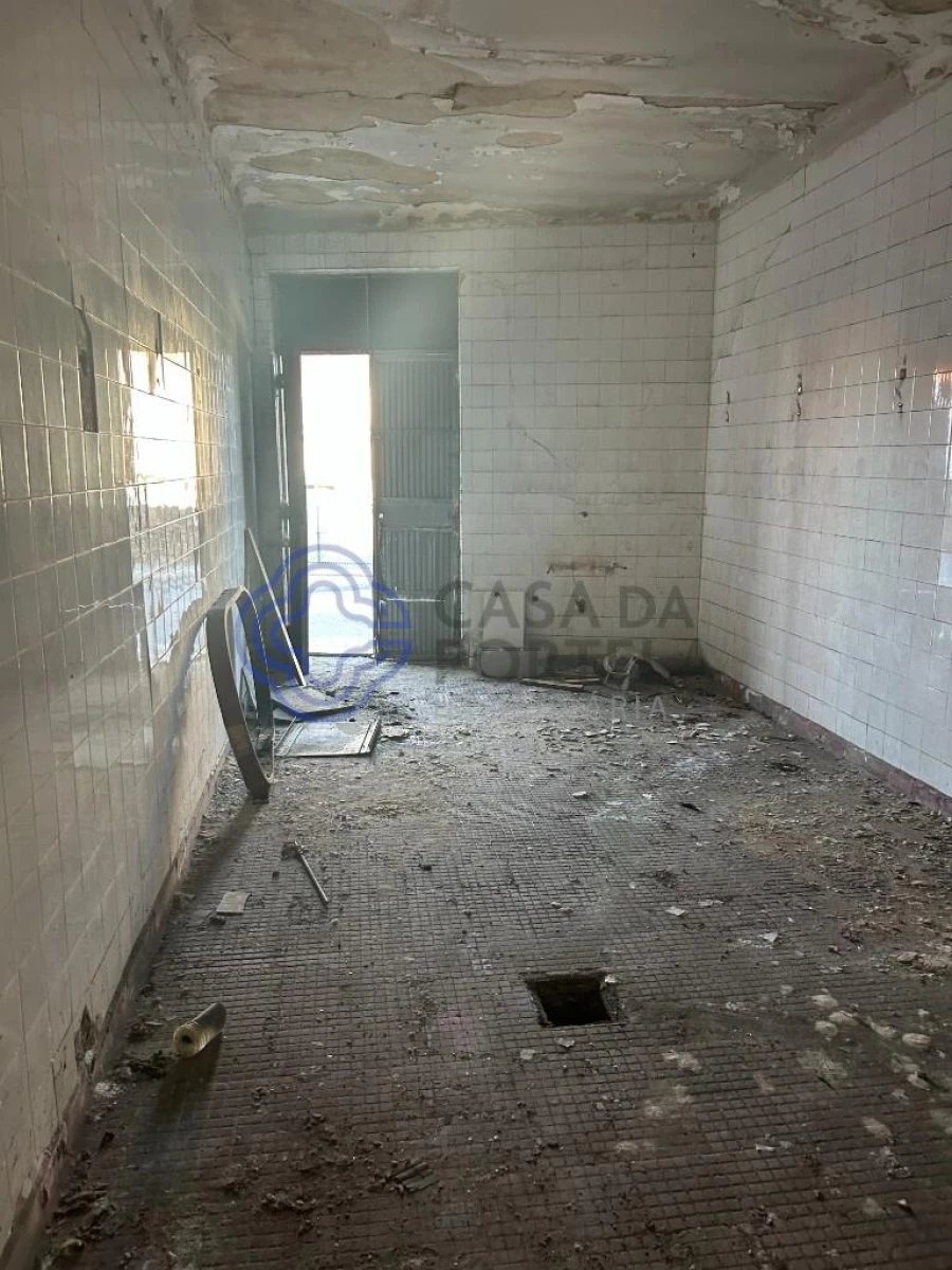 Armazém para Venda em Milheiros Foto 6