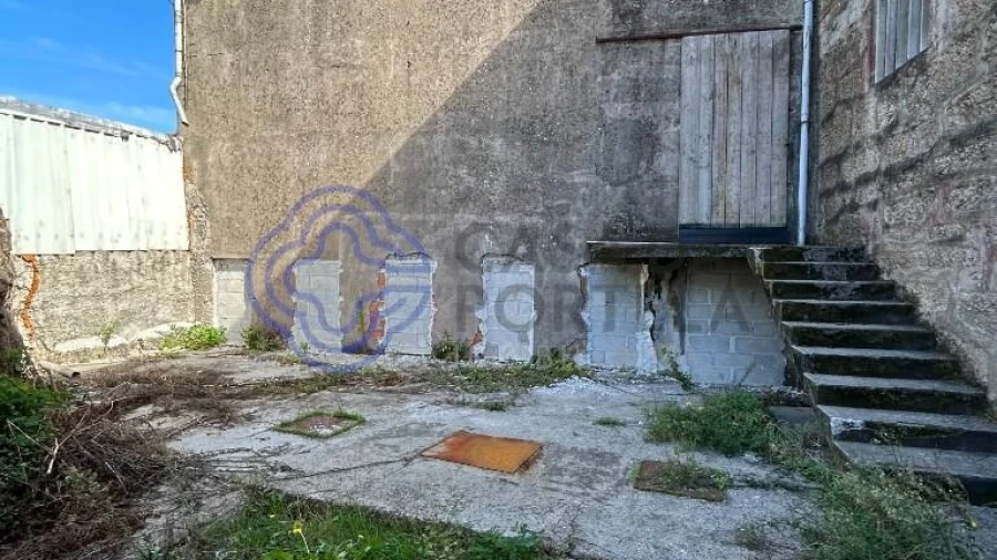 Armazém para Venda em Milheiros