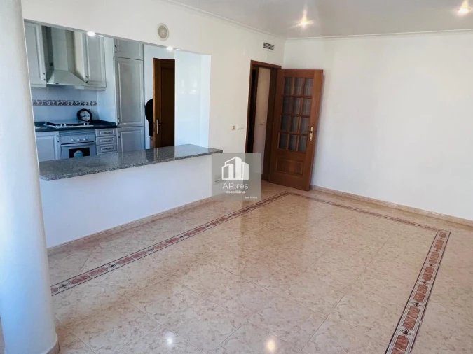 Apartamento T2 para Venda em Costa da Caparica Foto 3