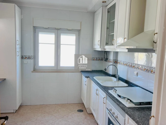 Apartamento T2 para Venda em Costa da Caparica Foto 6