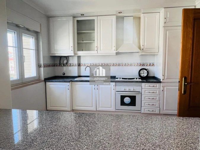 Apartamento T2 para Venda em Costa da Caparica Foto 5