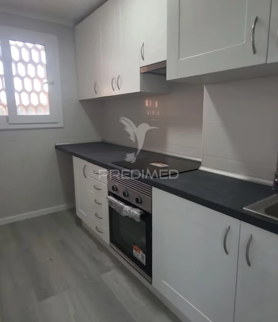 Apartamento T2 para Venda em Pontinha e Famões Foto 4