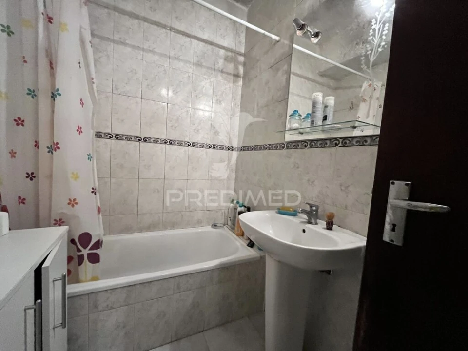 Apartamento T1 para Venda em Olhão Foto 12