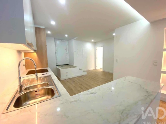 Apartamento T3 para Venda em Queluz e Belas Foto 14