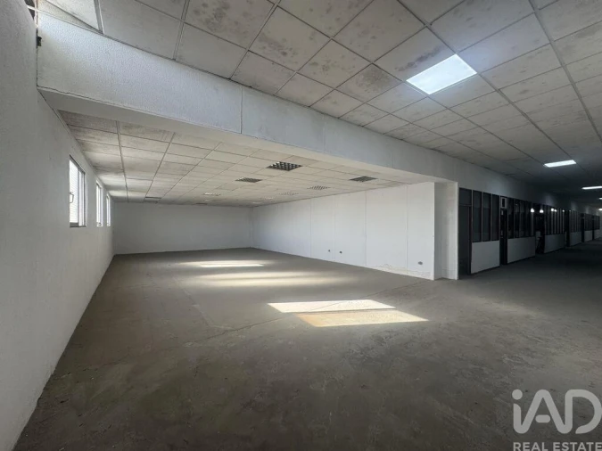 Armazém para Arrendamento em Camarate, Unhos e Apelação Foto 10