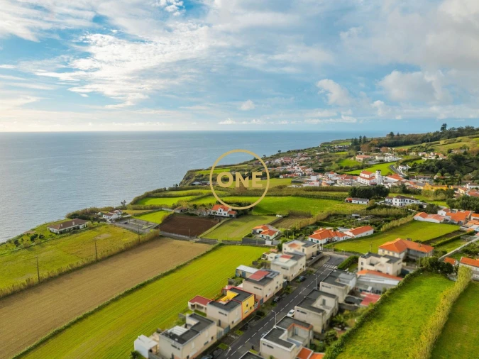 Moradia T3 para Venda em Feteiras Foto 13