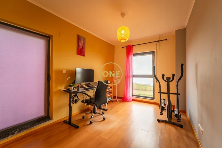 Moradia T3 para Venda em Feteiras Foto 11