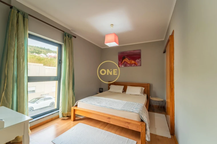 Moradia T3 para Venda em Feteiras Foto 12