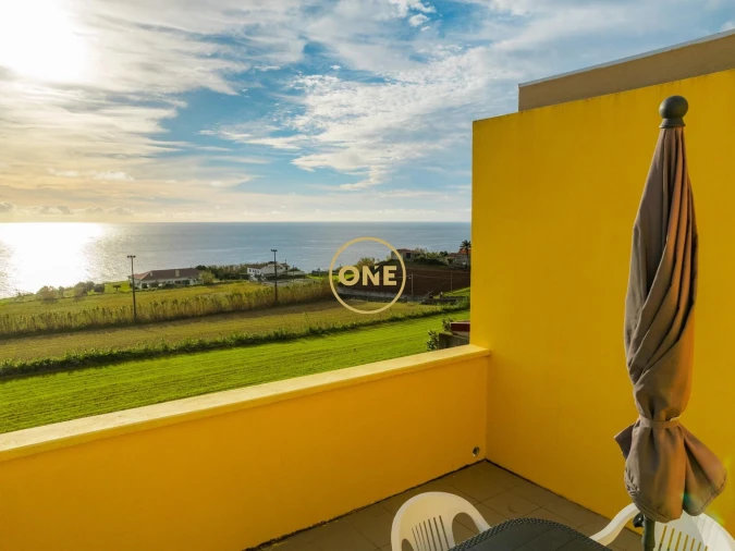 Moradia T3 para Venda em Feteiras Foto 3