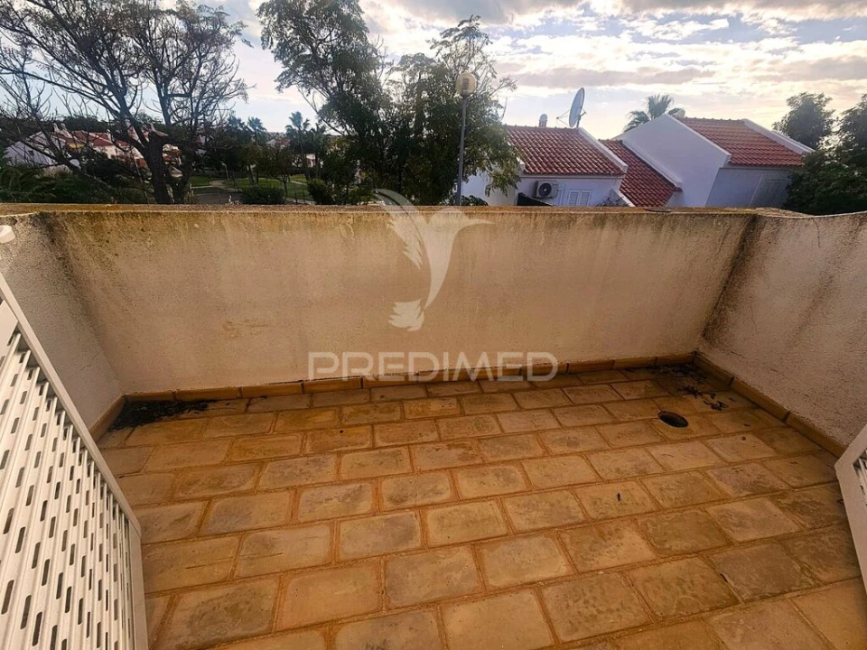 Moradia T2 para Venda em Guia Foto 12