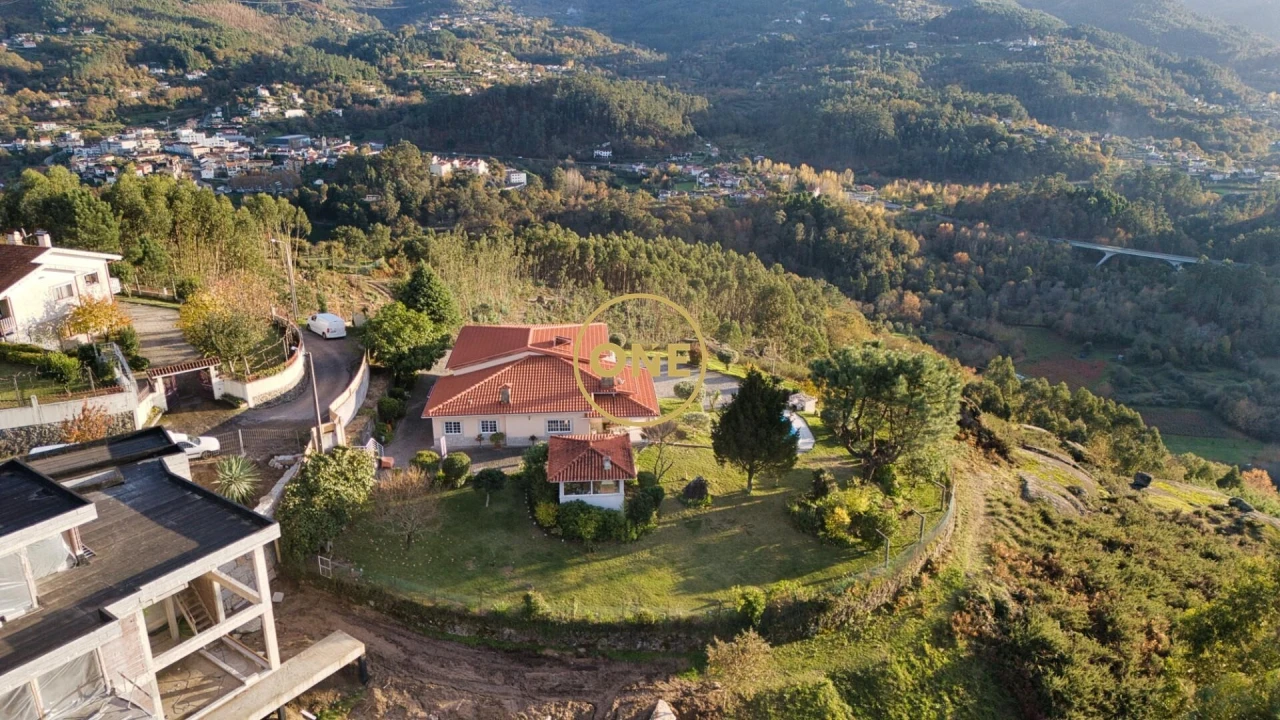 Moradia T4 para Venda em Valdreu Foto 9