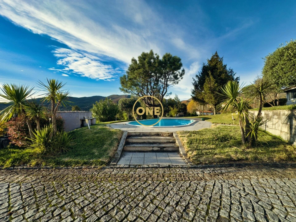 Moradia T4 para Venda em Valdreu Foto 24