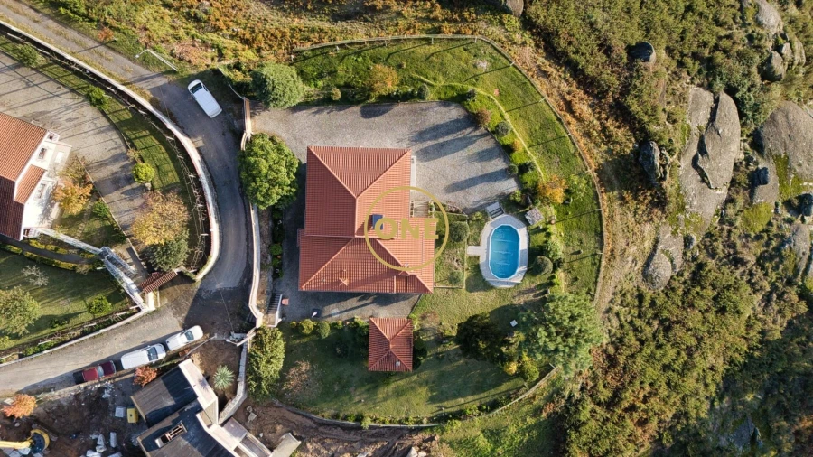 Moradia T4 para Venda em Valdreu Foto 6