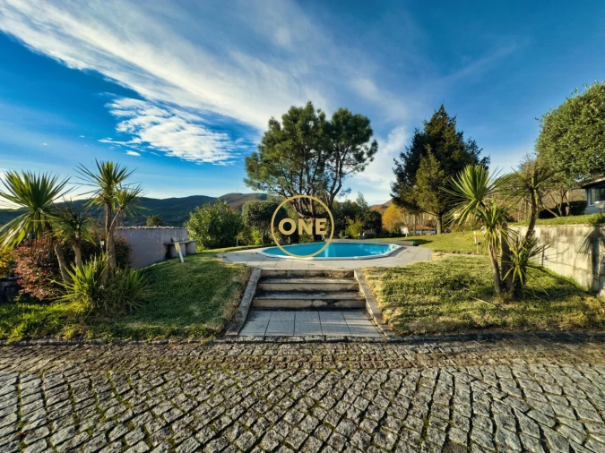 Moradia T4 para Venda em Valdreu Foto 24