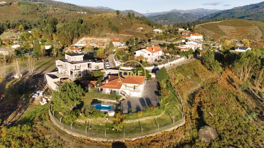 Moradia T4 para Venda em Valdreu Foto 10