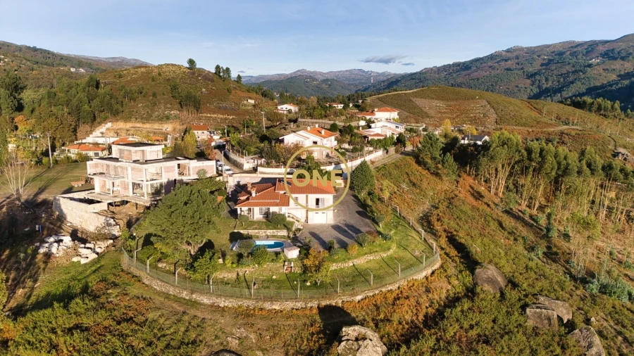 Moradia T4 para Venda em Valdreu Foto 7