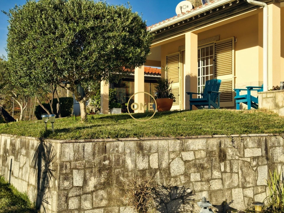 Moradia T4 para Venda em Valdreu Foto 25