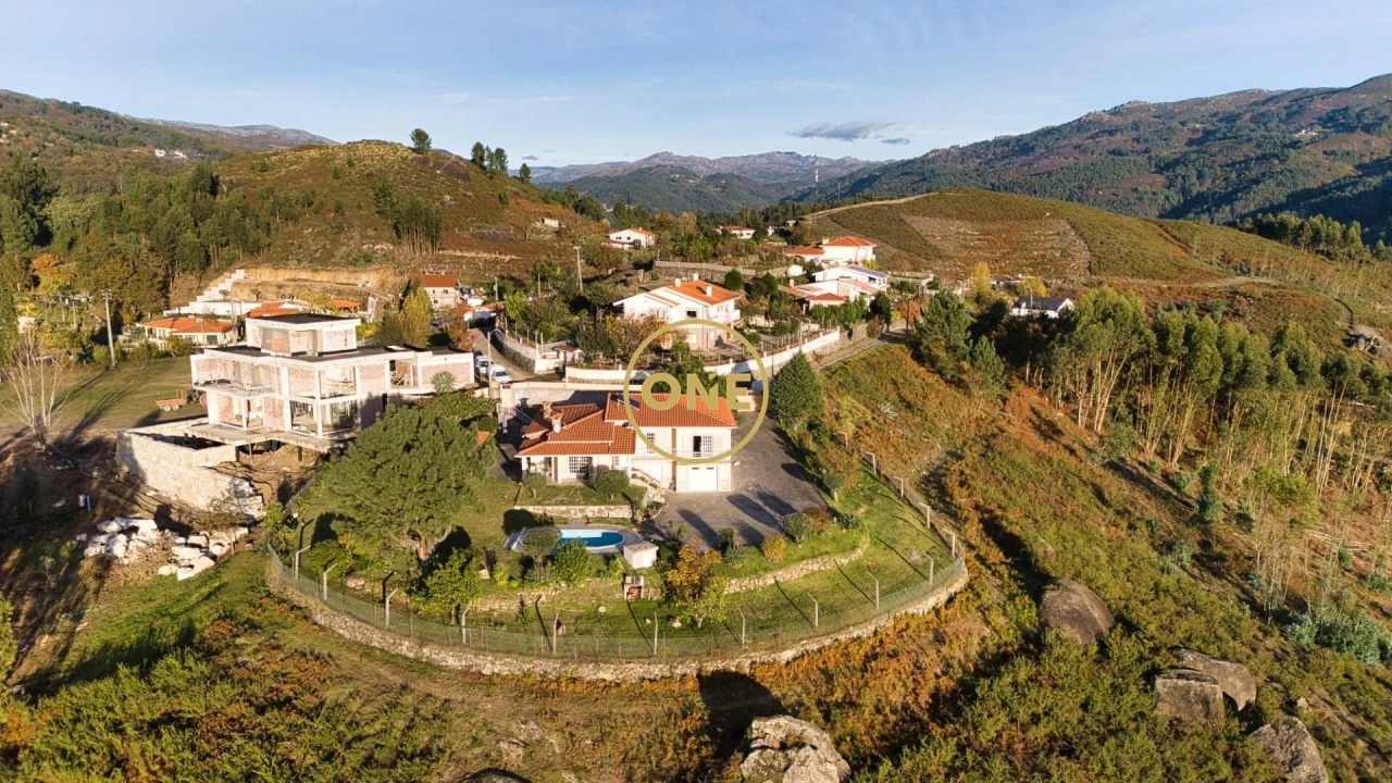 Moradia T4 para Venda em Valdreu Foto 7