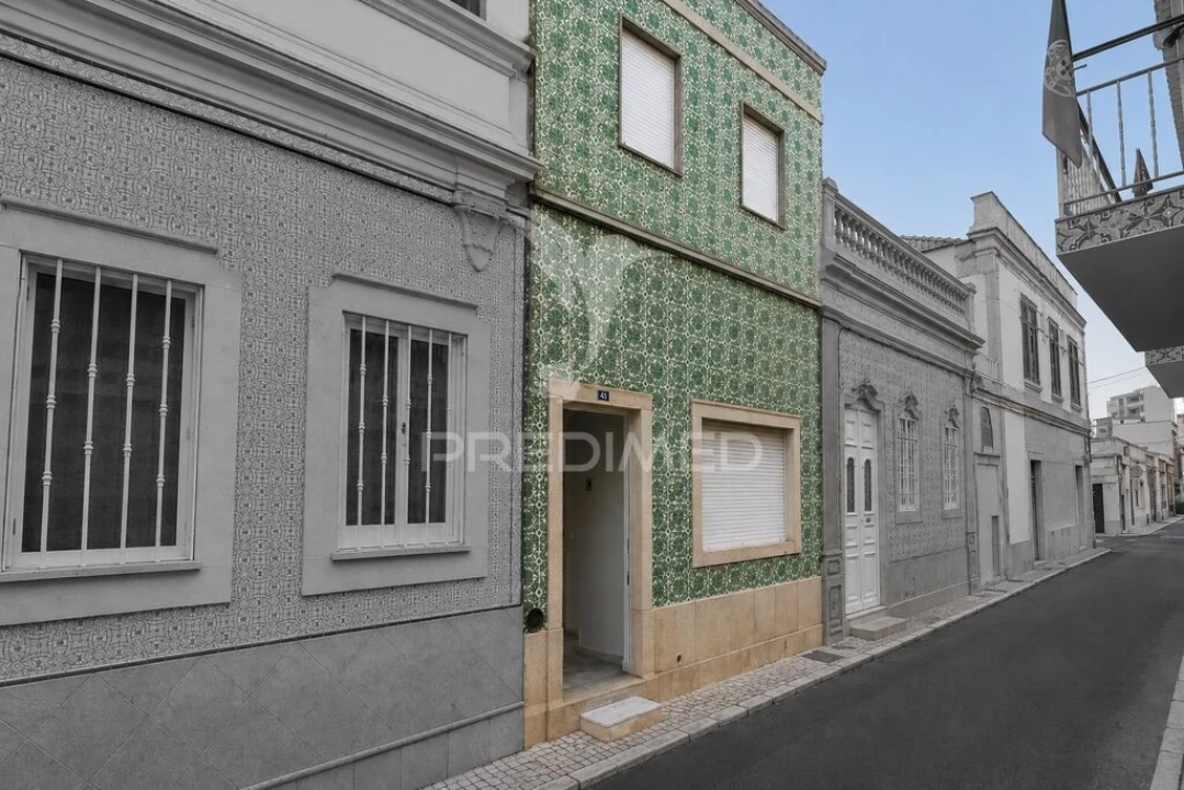 Moradia T3 para Venda em Olhão Foto 1