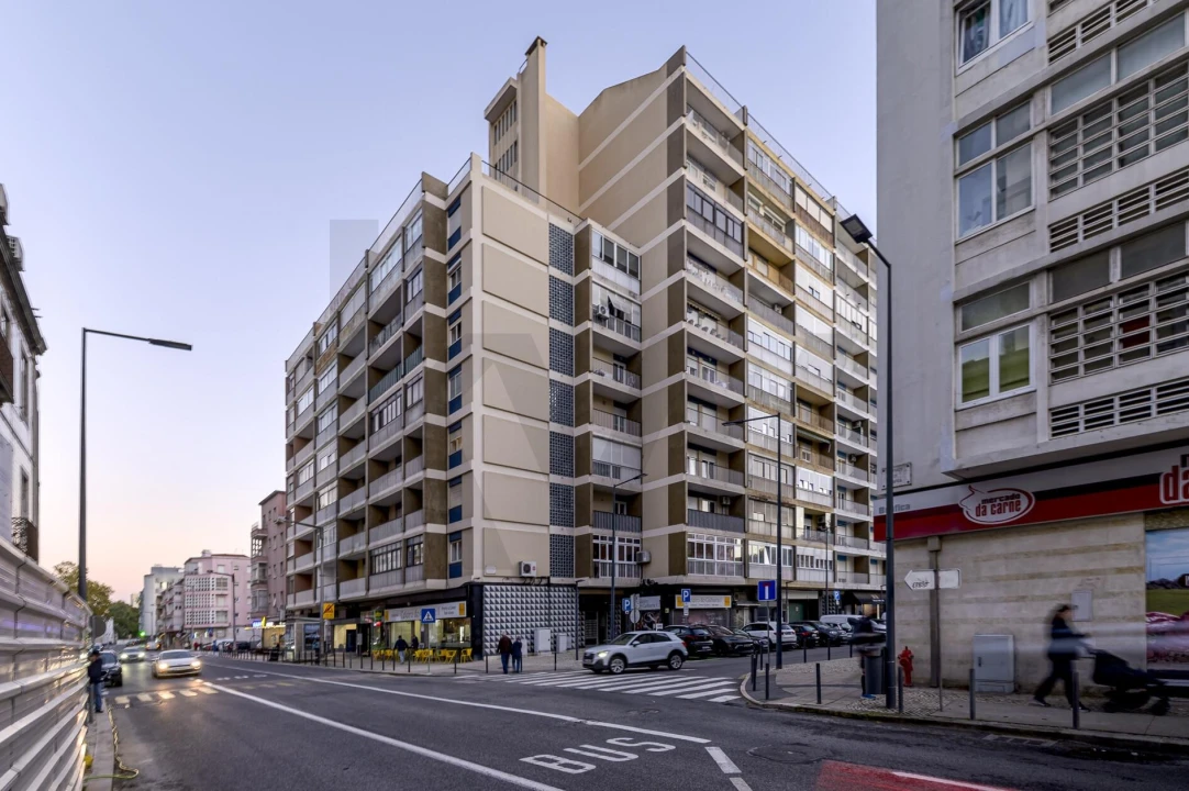 Apartamento T4 para Venda em São Domingos de Benfica Foto 1