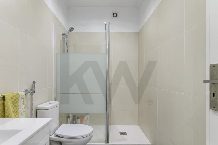 Apartamento T4 para Venda em São Domingos de Benfica Foto 7