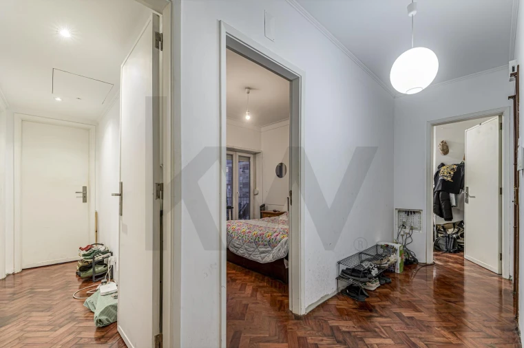 Apartamento T4 para Venda em São Domingos de Benfica Foto 3
