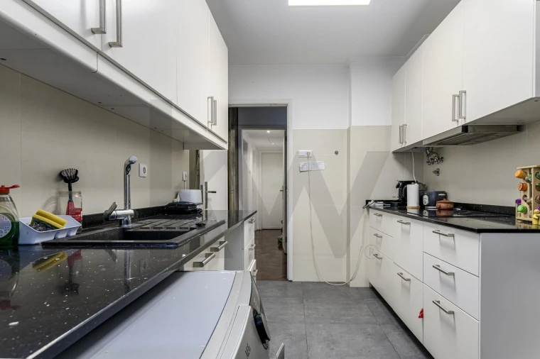 Apartamento T4 para Venda em São Domingos de Benfica Foto 30