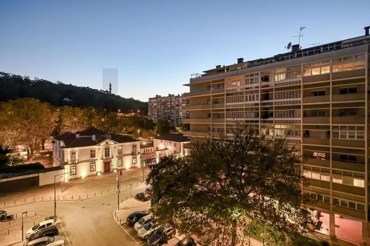Apartamento T4 para Venda em São Domingos de Benfica Foto 14