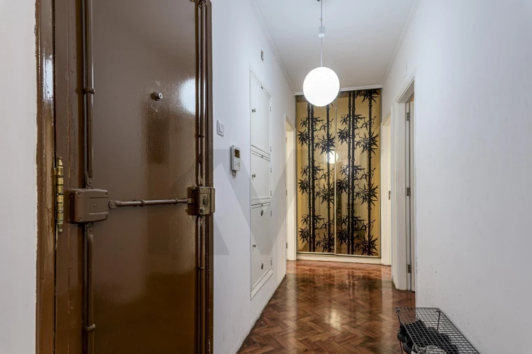 Apartamento T4 para Venda em São Domingos de Benfica Foto 4