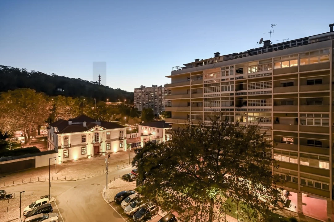 Apartamento T4 para Venda em São Domingos de Benfica Foto 14