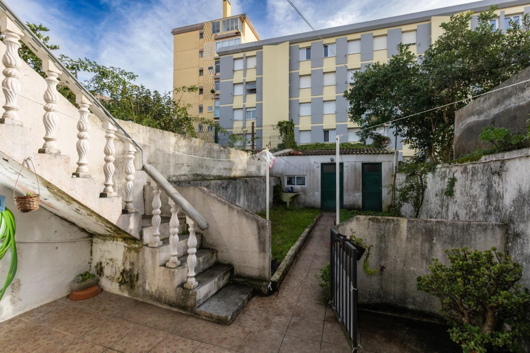 Moradia T4 para Venda em Ponta Delgada (São Pedro) Foto 23