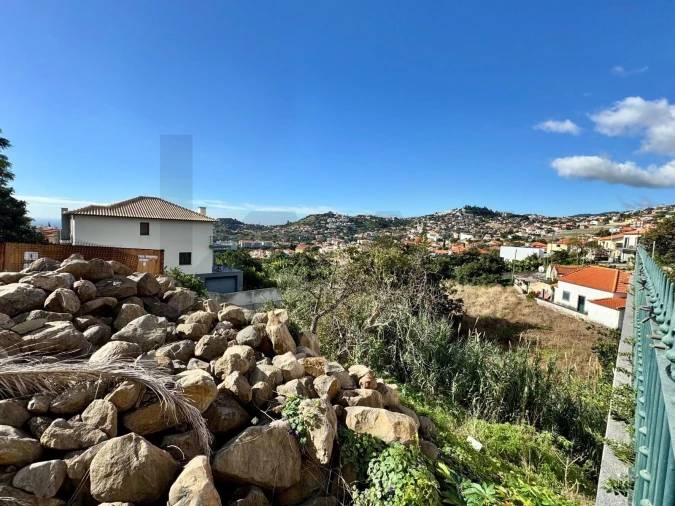 Moradia T3 para Venda em São Roque Foto 1