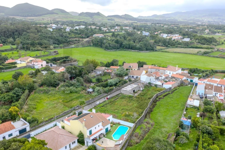 Moradia T2 para Venda em Fenais da Luz Foto 21