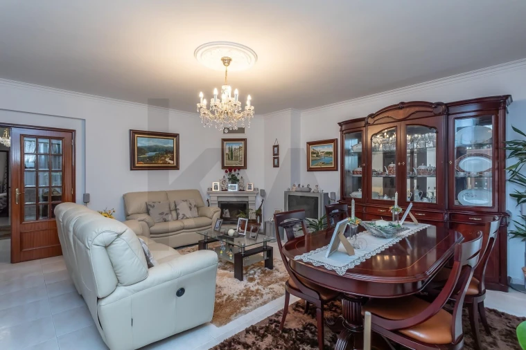 Apartamento T3 para Venda em São João das Lampas e Terrugem Foto 1