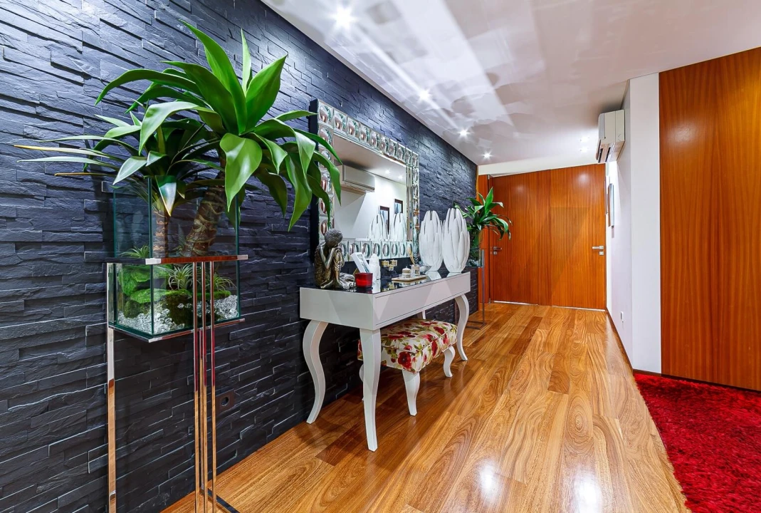 Moradia T4 para Venda em Milheiros de Poiares Foto 8